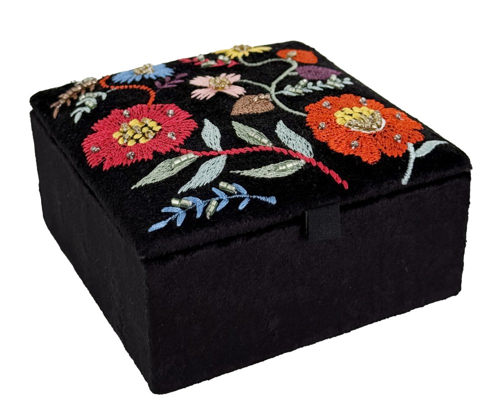 Бархатная шкатулка для украшений, черная с цветами, размер 10х10х6 см