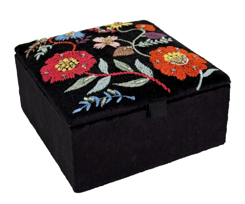 Бархатная шкатулка для украшений, черная с цветами, размер 10х10х6 см